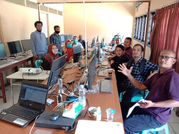Pelatihan Penggunaan E-Raport SMK Negeri 18 Samarinda