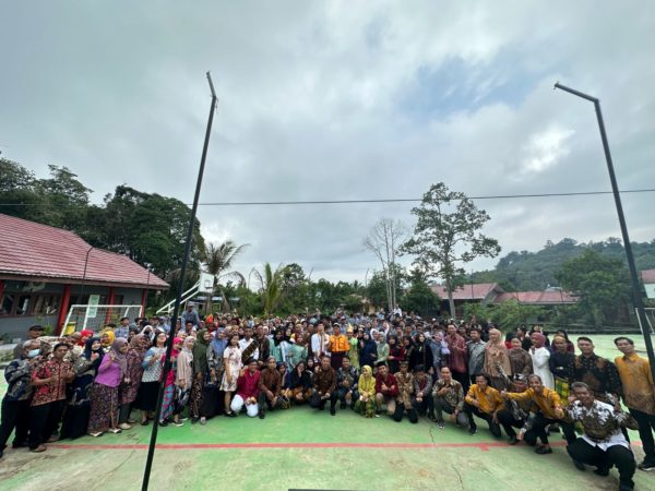 Kegiatan Upacara Hari Pendidikan Nasional SMKN 18 Samarinda Kegiatan Upacara Hari Pendidikan Nasional SMKN 18 Samarinda