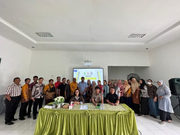 Workshop Penyelarasan Pembelajaran Berbasis Dunia Kerja Workshop Penyelarasan Pembelajaran Berbasis Dunia Kerja